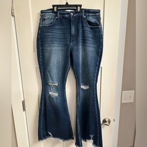 KanCan for Maurice’s jeans with some distressing and flare bottoms size 32